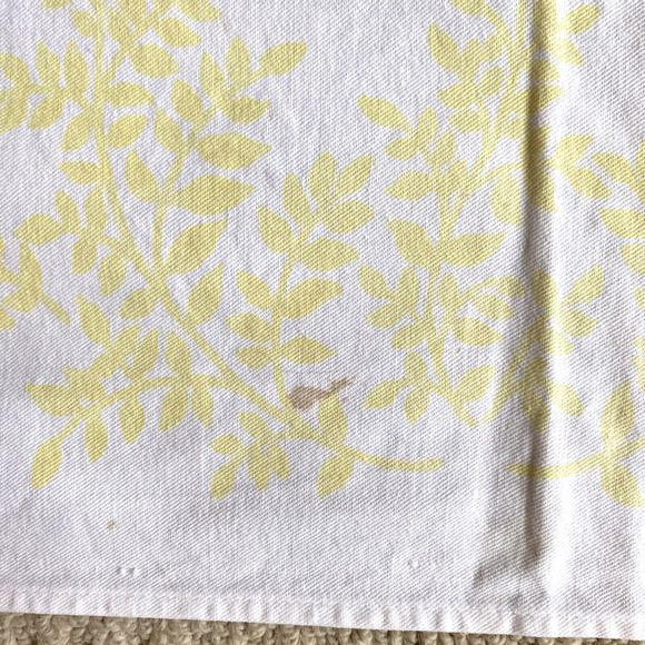 Vintage Cotton Farmhouse Tablecloth Floral Print Yellow Red & Green Floral Flaws - Picture 7 of 9